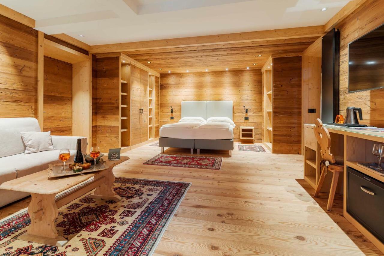 Hotel Villa Alpina ***S كورتينا دامبيتزو المظهر الخارجي الصورة